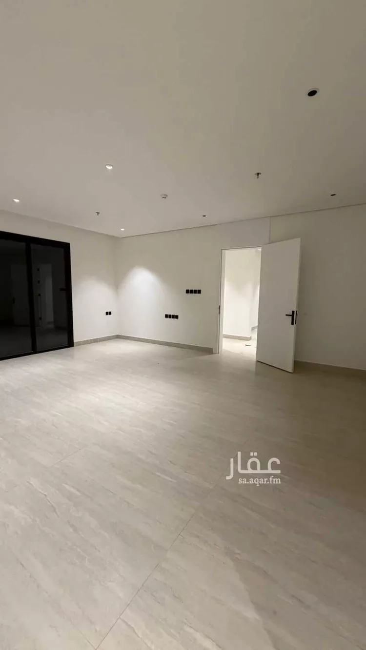 عمارة للبيع في شارع عبدالله بن شهيوين, حي الملقا, مدينة الرياض, منطقة الرياض 8