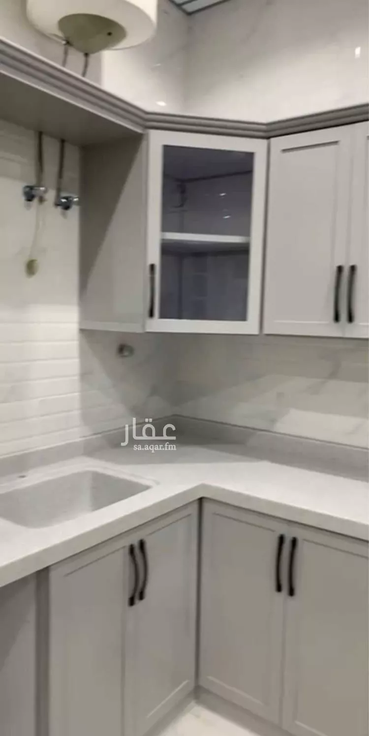 Floor for Rent in Al Bahah Shahbah 6