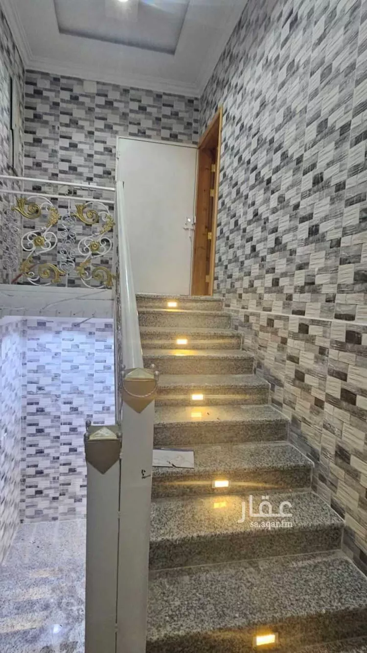 Floor for Rent in Ahad Rufaidah Az Zuhur
