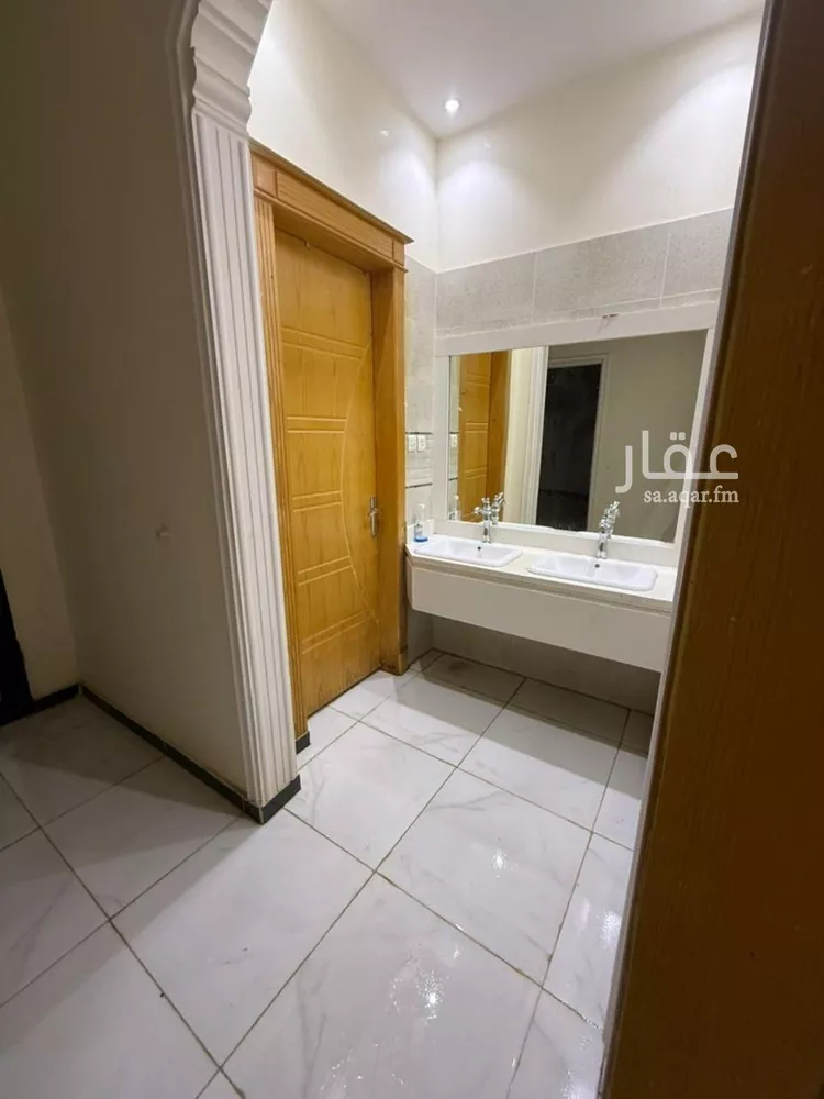 فيلا للإيجار في شارع رقم 161, حي الجنادرية, مدينة الرياض, منطقة الرياض