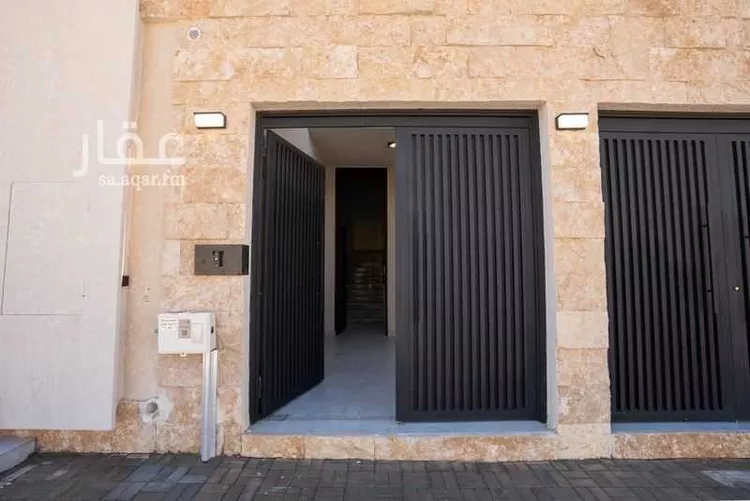 دور للبيع في شارع رافع بن الحارث الأوسي, حي الفاروق, مدينة الرياض, منطقة الرياض صورة 2