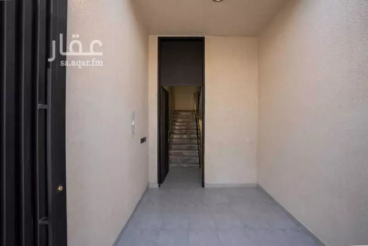 دور للبيع في شارع رافع بن الحارث الأوسي, حي الفاروق, مدينة الرياض, منطقة الرياض صورة 3