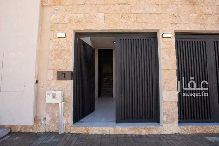 فيلا للبيع في شارع الدائري الشرقي  الفرعي, حي الفاروق, مدينة الرياض, منطقة الرياض صورة 2