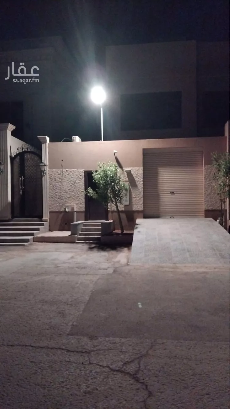 فيلا للإيجار في شارع أحمد بن الفضل بن محمد باكثير, حي عرقة, مدينة الرياض, منطقة الرياض