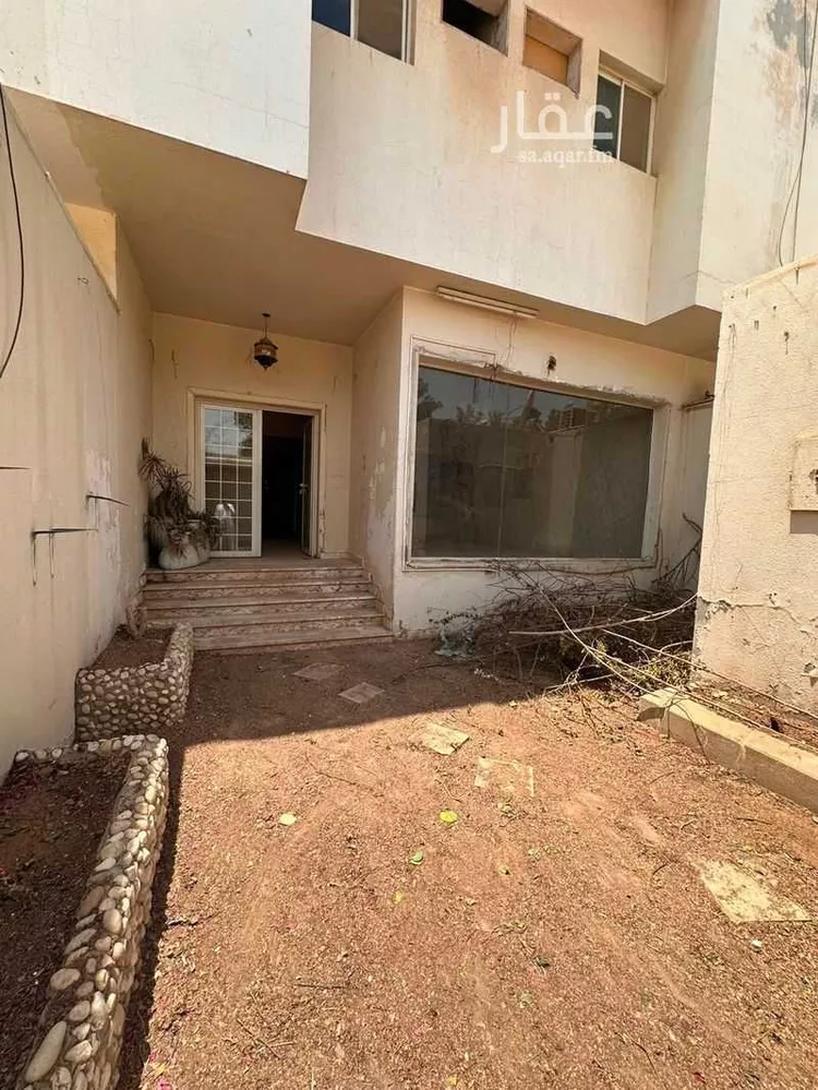فيلا للبيع في شارع ميسرة العبسي, حي المصيف, مدينة الرياض, منطقة الرياض 11