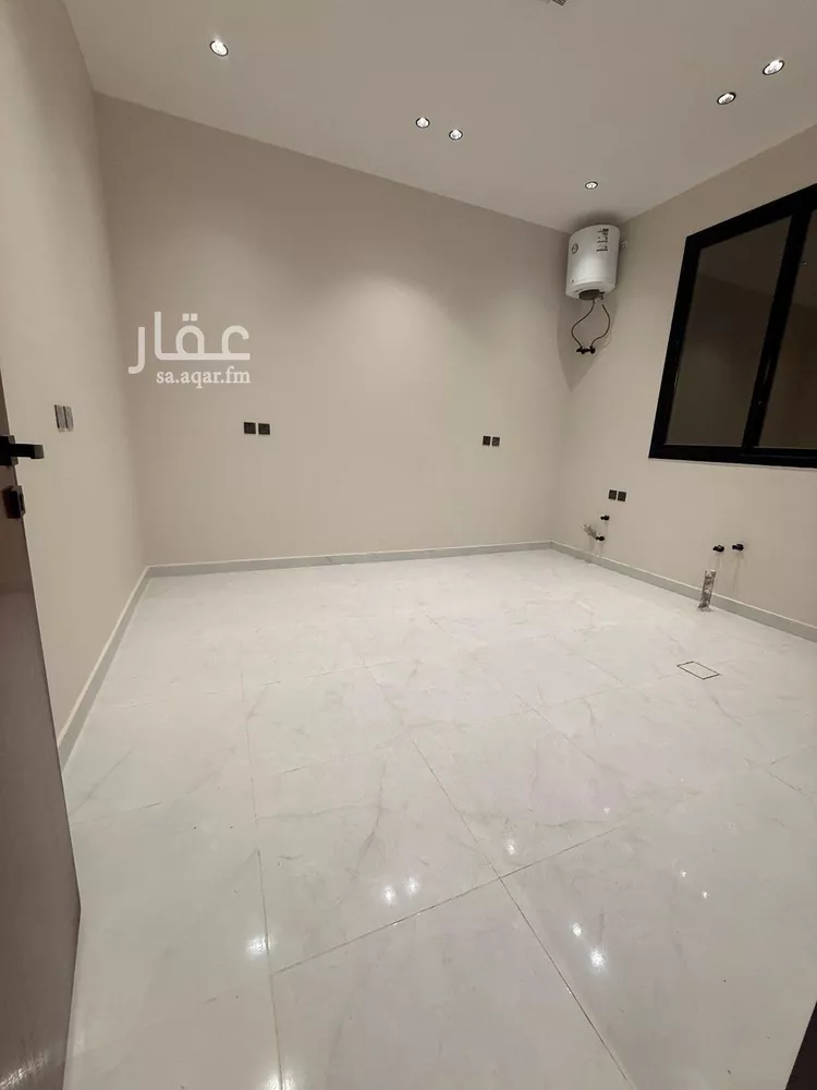 دور للبيع في شارع عبدالعزيز بن محمد بن شلوان, حي عكاظ, مدينة الرياض, منطقة الرياض صورة 5