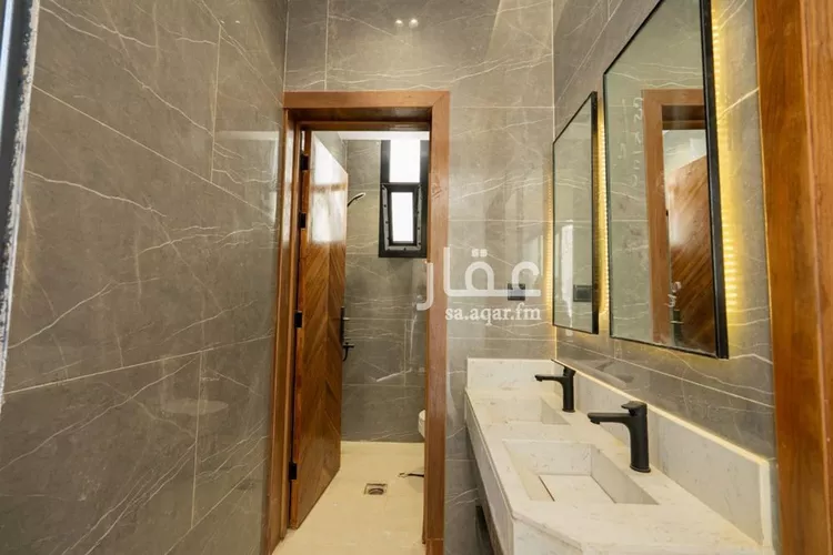 فيلا للبيع في شارع عز الدين بن فهد, حي عكاظ, مدينة الرياض, منطقة الرياض 12