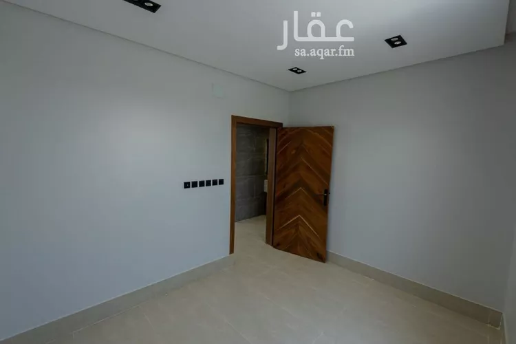 فيلا للبيع في شارع عز الدين بن فهد, حي عكاظ, مدينة الرياض, منطقة الرياض صورة 5