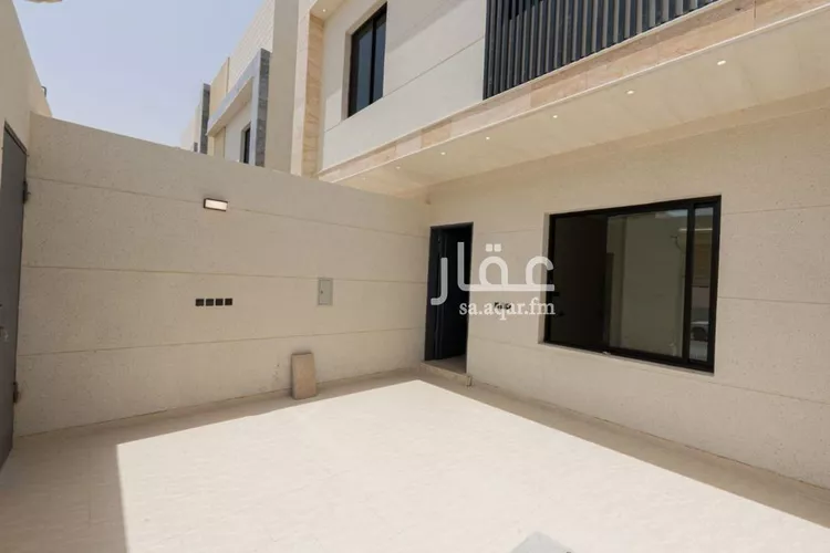 فيلا للبيع في شارع عز الدين بن فهد, حي عكاظ, مدينة الرياض, منطقة الرياض صورة 3