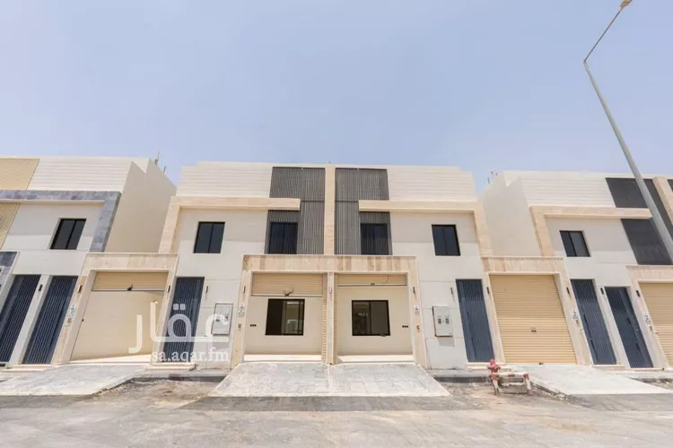 فيلا للبيع في شارع عز الدين بن فهد, حي عكاظ, مدينة الرياض, منطقة الرياض