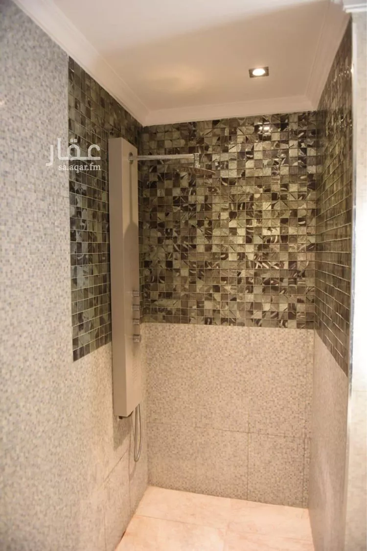 شقة للبيع في شارع الخلد, حي الدوحة الجنوبية, مدينة الظهران, المنطقة الشرقية صورة 3