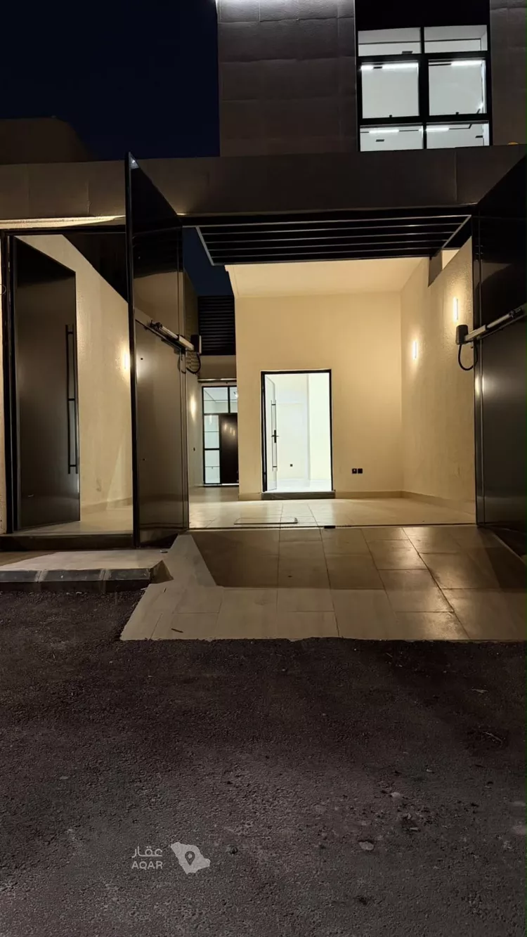 Floor for Rent in Riyadh Umm Al Hamam Al Gharbi