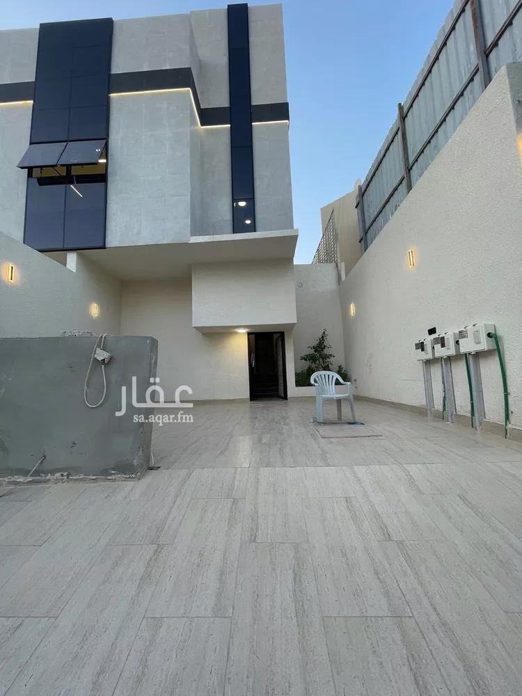 Floor for Sale in Riyadh Umm Al Hamam Al Gharbi