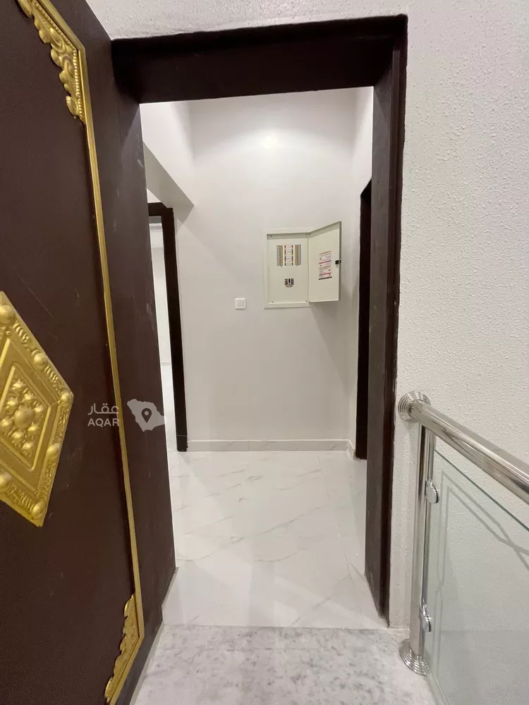 Floor for Rent in Riyadh Umm Al Hamam Al Gharbi