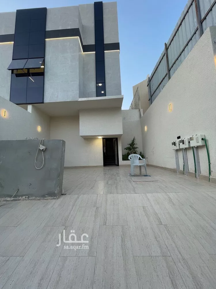 Floor for Sale in Riyadh Umm Al Hamam Al Gharbi