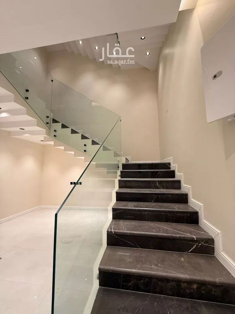 فيلا للبيع في شارع العريجاء, حي العريجاء, مدينة الرياض, منطقة الرياض صورة 5