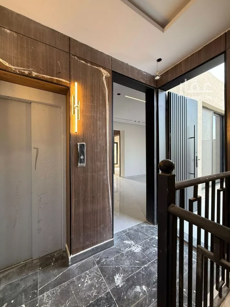 Floor for Sale in Riyadh Tuwaiq 18