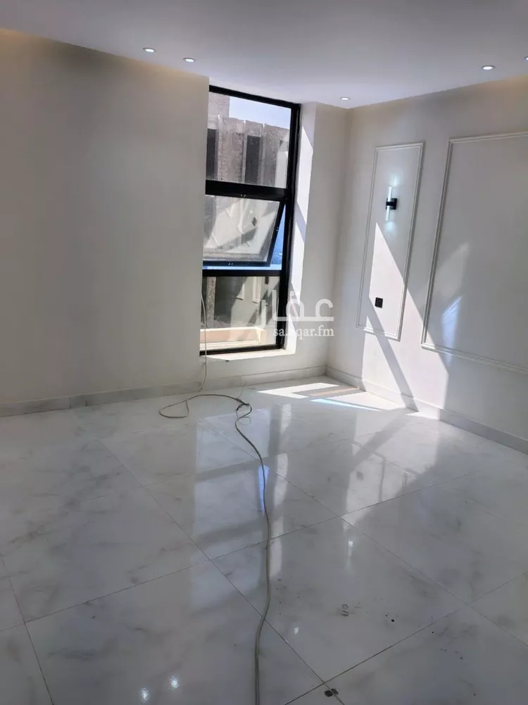 Floor for Sale in Riyadh Okaz 7