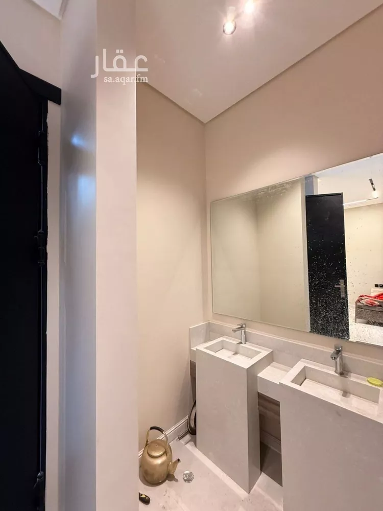 فيلا للبيع في شارع العريجاء, حي العريجاء, مدينة الرياض, منطقة الرياض صورة 4