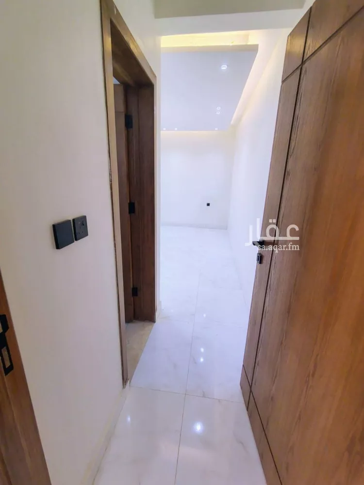 Floor for Sale in Riyadh Okaz 13