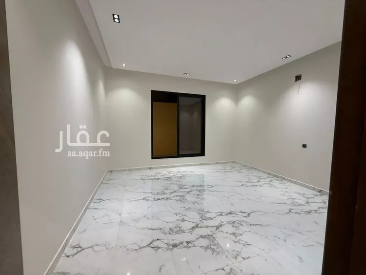 Floor for Sale in Riyadh Okaz 7