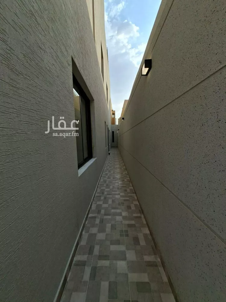 دور للبيع في شارع ميرزا إبراهيم الكازروني, حي طويق, مدينة الرياض, منطقة الرياض 15