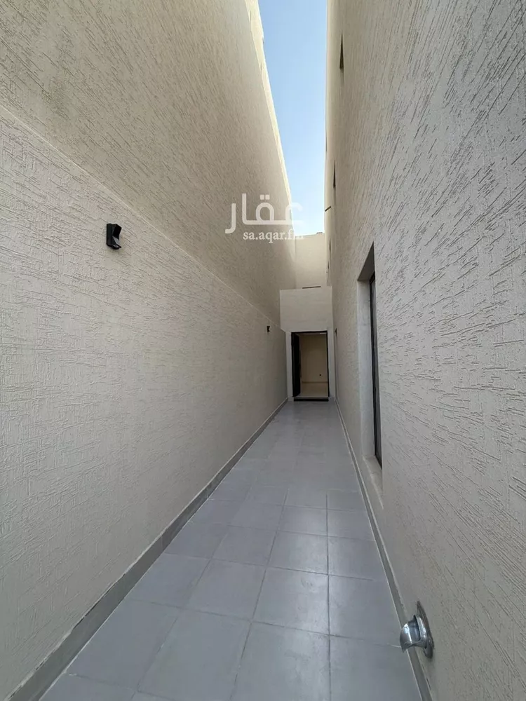 Floor for Sale in Riyadh Tuwaiq 13