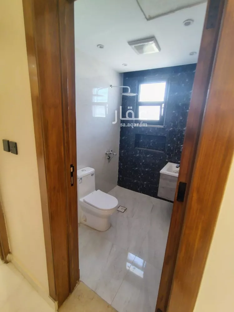 Floor for Sale in Riyadh Okaz 6
