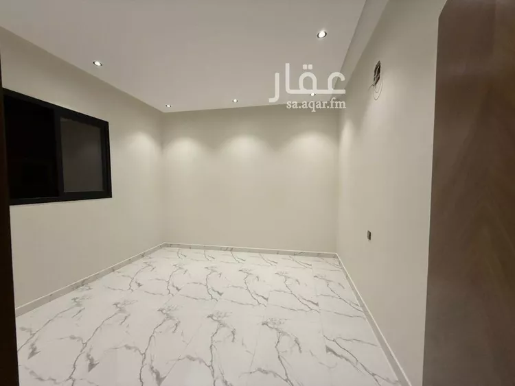 Floor for Sale in Riyadh Okaz 19