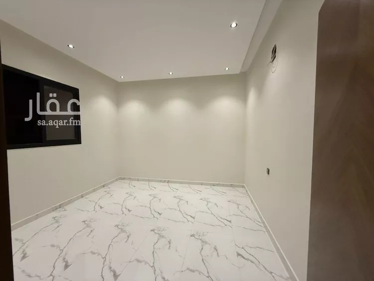 Floor for Sale in Riyadh Okaz 9