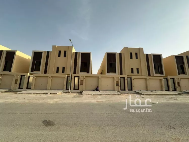 دور للبيع في شارع أحمد بن محمد البغدادي, حي عكاظ, مدينة الرياض, منطقة الرياض صورة 2