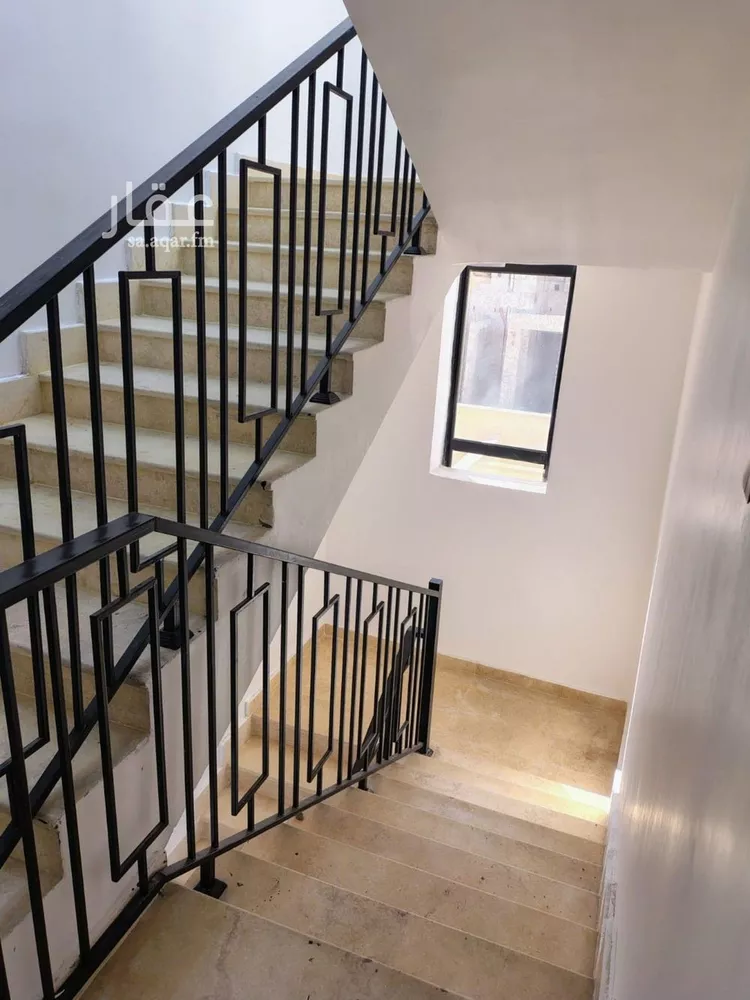 Floor for Sale in Riyadh Okaz 14