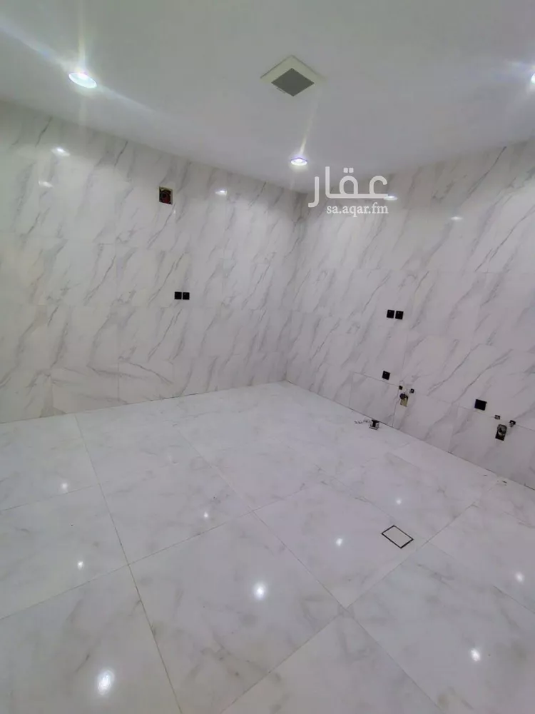 Floor for Sale in Riyadh Okaz 16