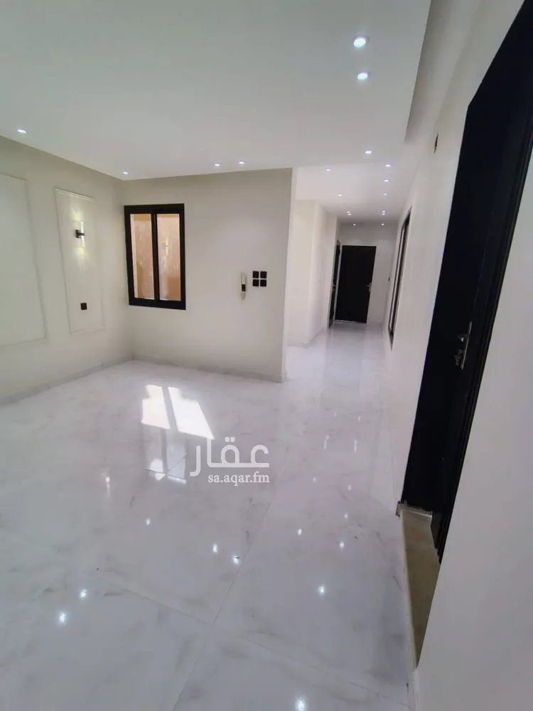 Floor for Sale in Riyadh Okaz 15