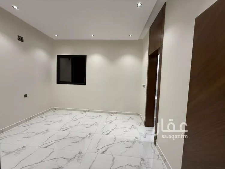 Floor for Sale in Riyadh Okaz 19