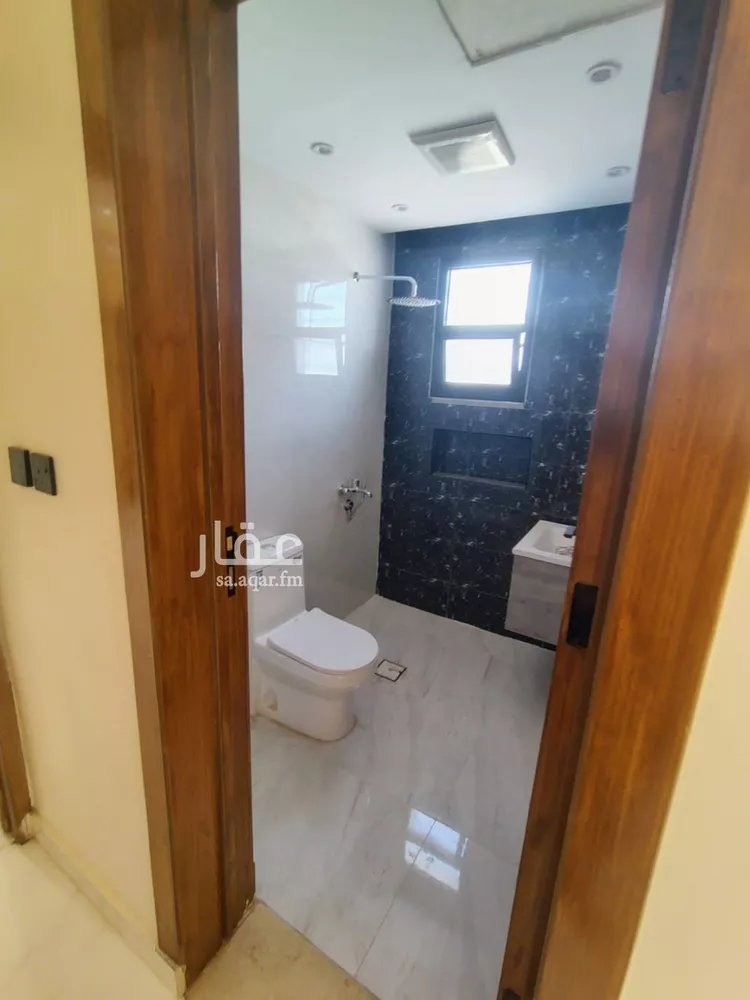 Floor for Sale in Riyadh Okaz 6