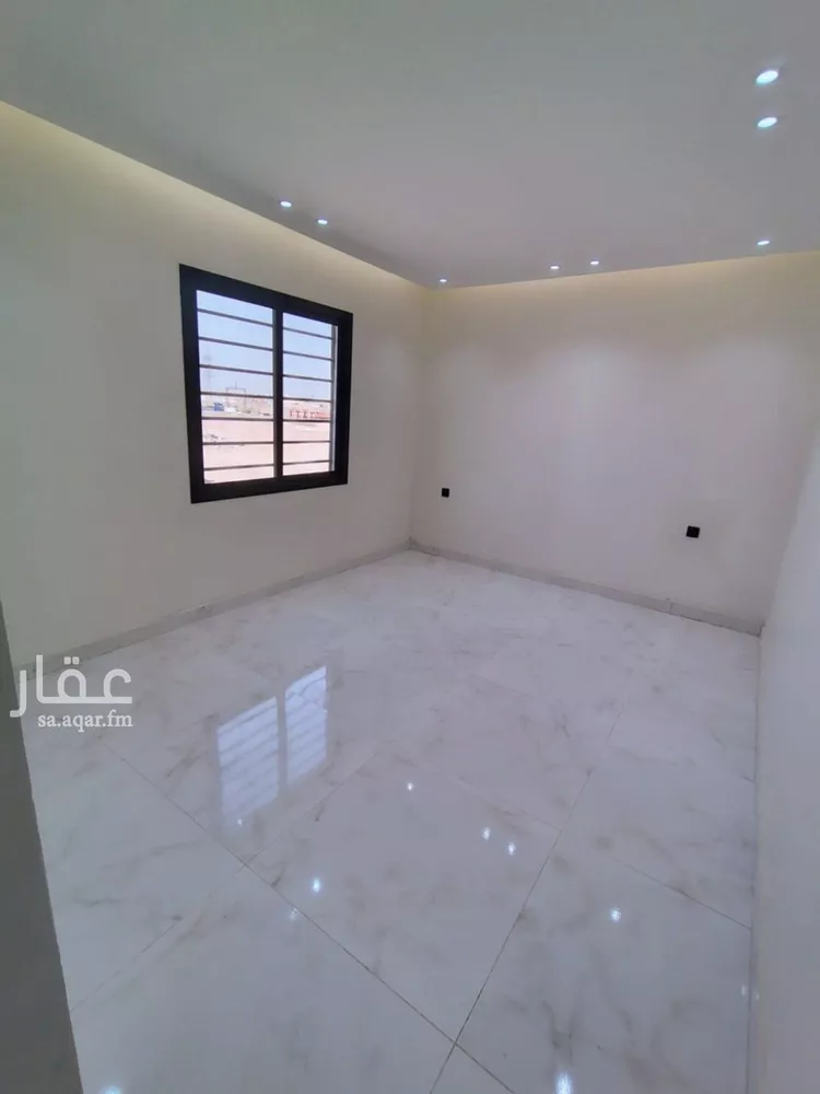Floor for Sale in Riyadh Okaz 21