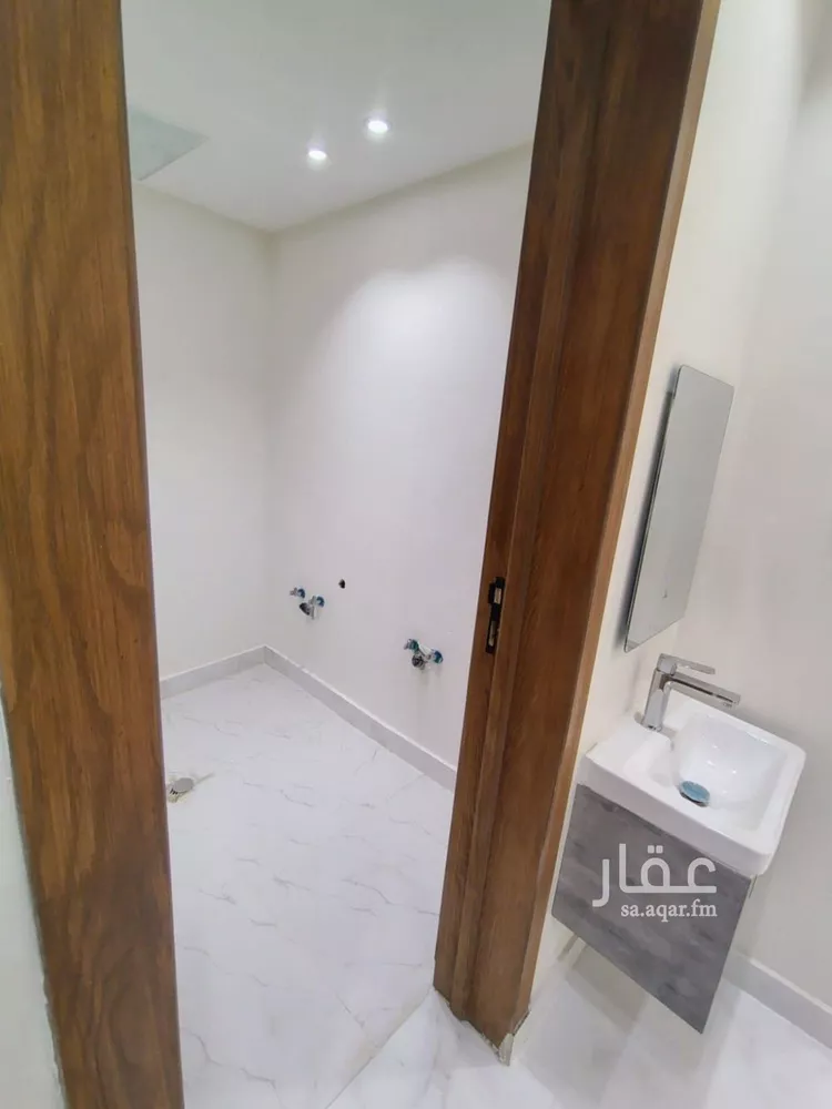 Floor for Sale in Riyadh Okaz 10