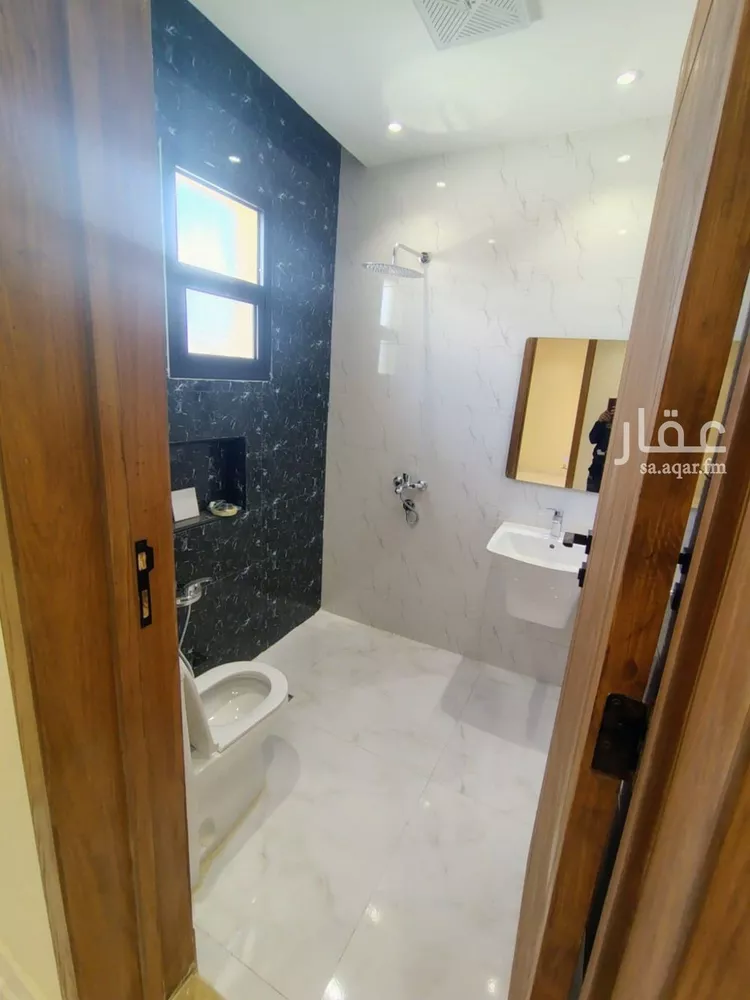 Floor for Sale in Riyadh Okaz 17