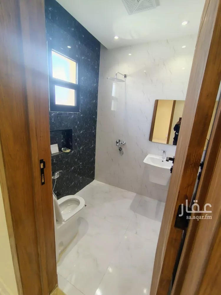 Floor for Sale in Riyadh Okaz 13