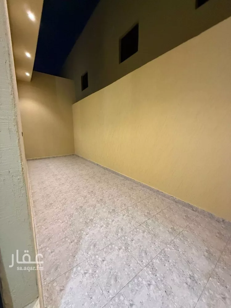 Floor for Sale in Riyadh Okaz 14