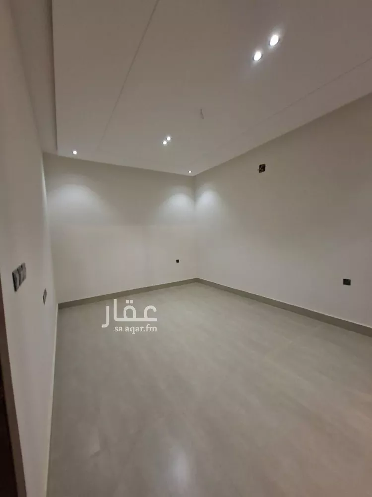 فيلا للبيع في شارع أحمد برزنجي, حي طويق, مدينة الرياض, منطقة الرياض 15