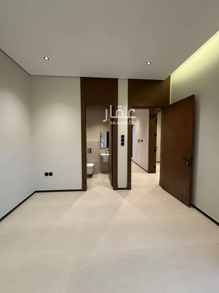 Floor for Sale in Riyadh Al Arid 9