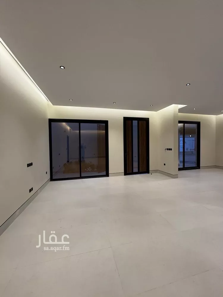 فيلا للبيع في شارع احمد بن حسين الشغدري, حي العارض, مدينة الرياض, منطقة الرياض صورة 2