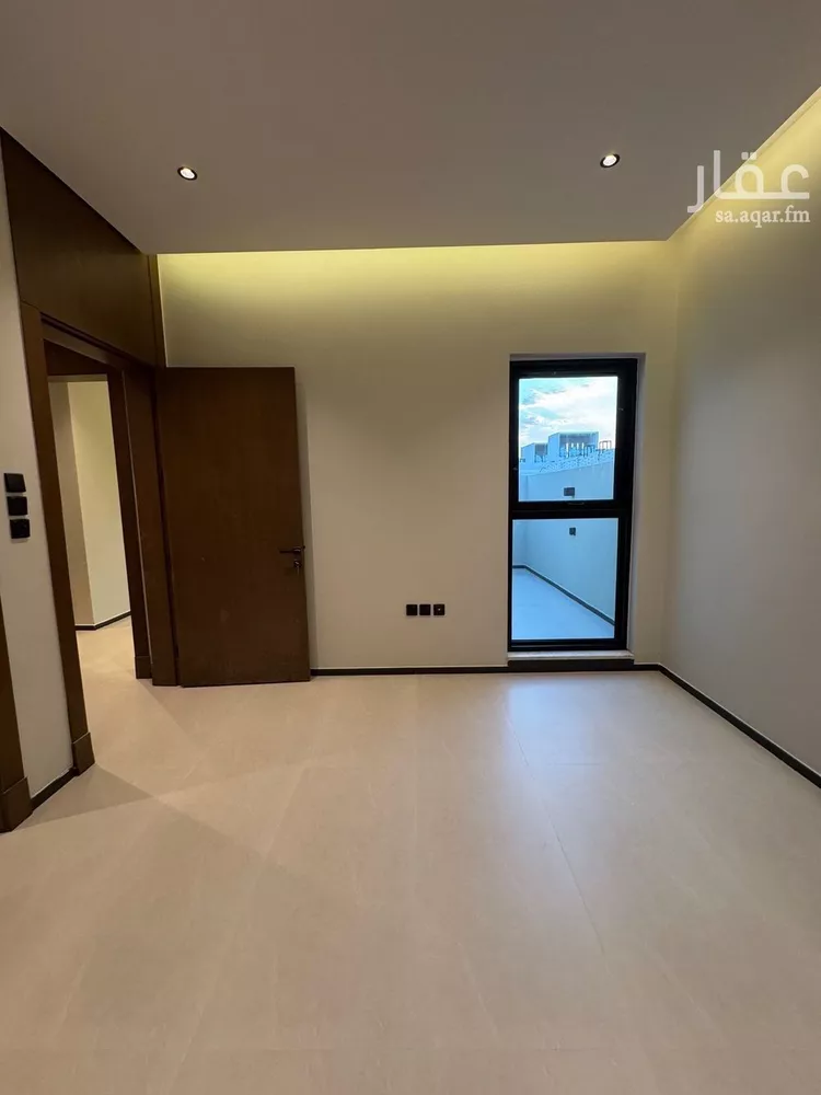 Floor for Sale in Riyadh Al Arid 6