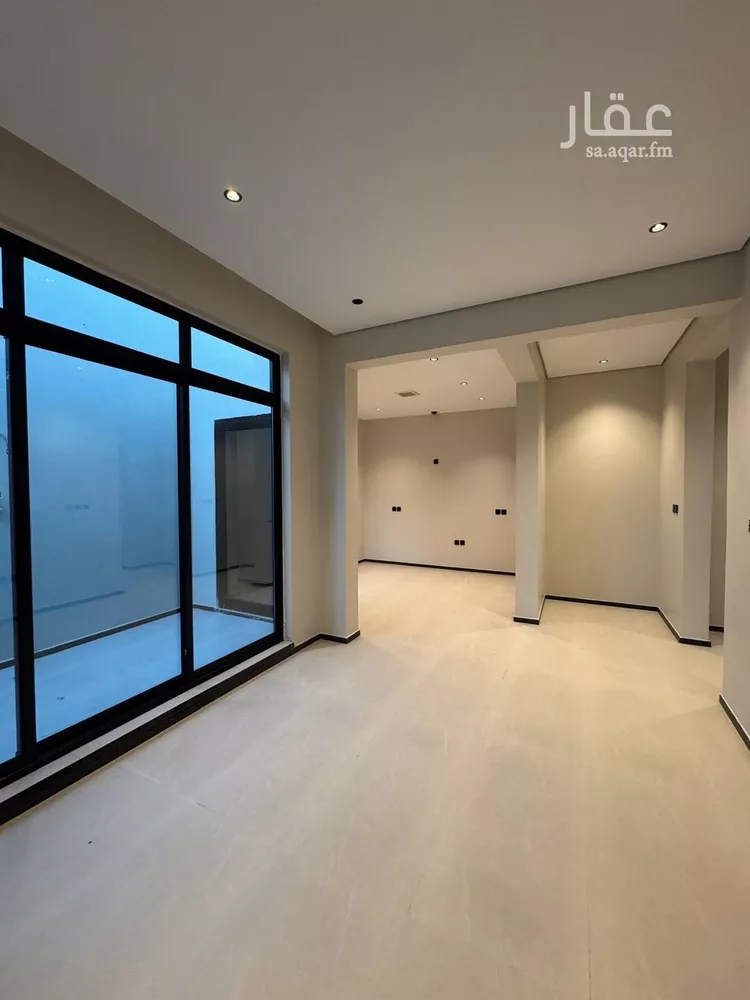 Floor for Sale in Riyadh Al Arid 7
