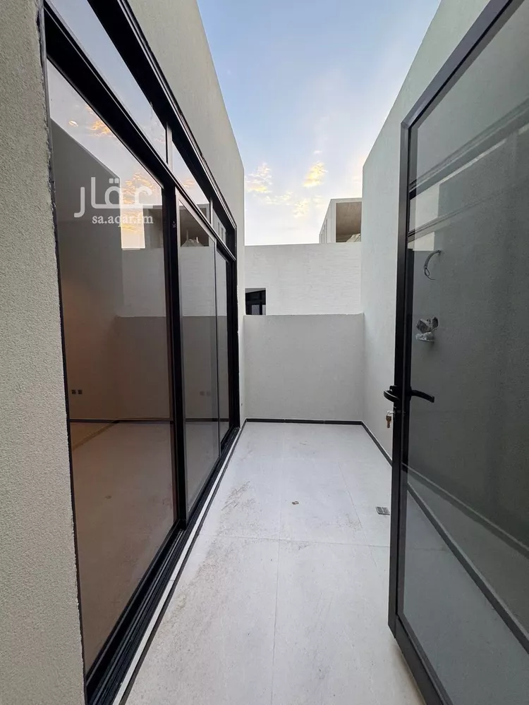 Floor for Sale in Riyadh Al Arid 14