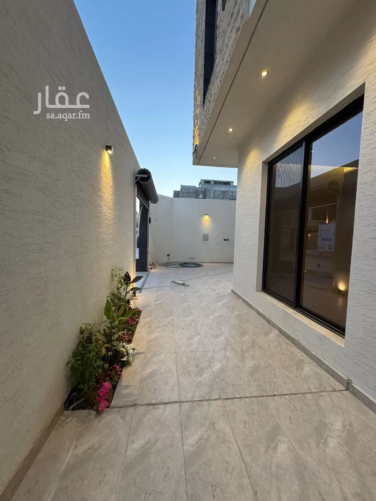 فيلا للبيع في شارع احمد بن حسين الشغدري, حي العارض, مدينة الرياض, منطقة الرياض صورة 3