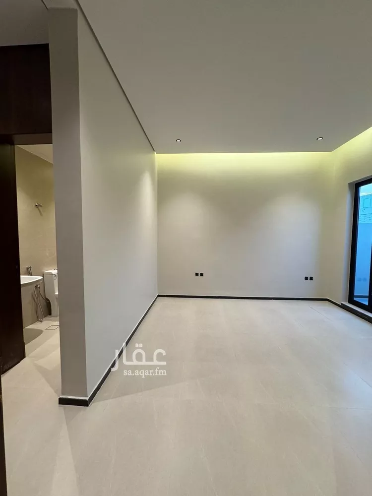 Floor for Sale in Riyadh Al Arid 8