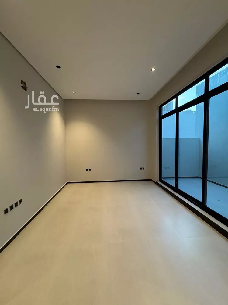 Floor for Sale in Riyadh Al Arid 13